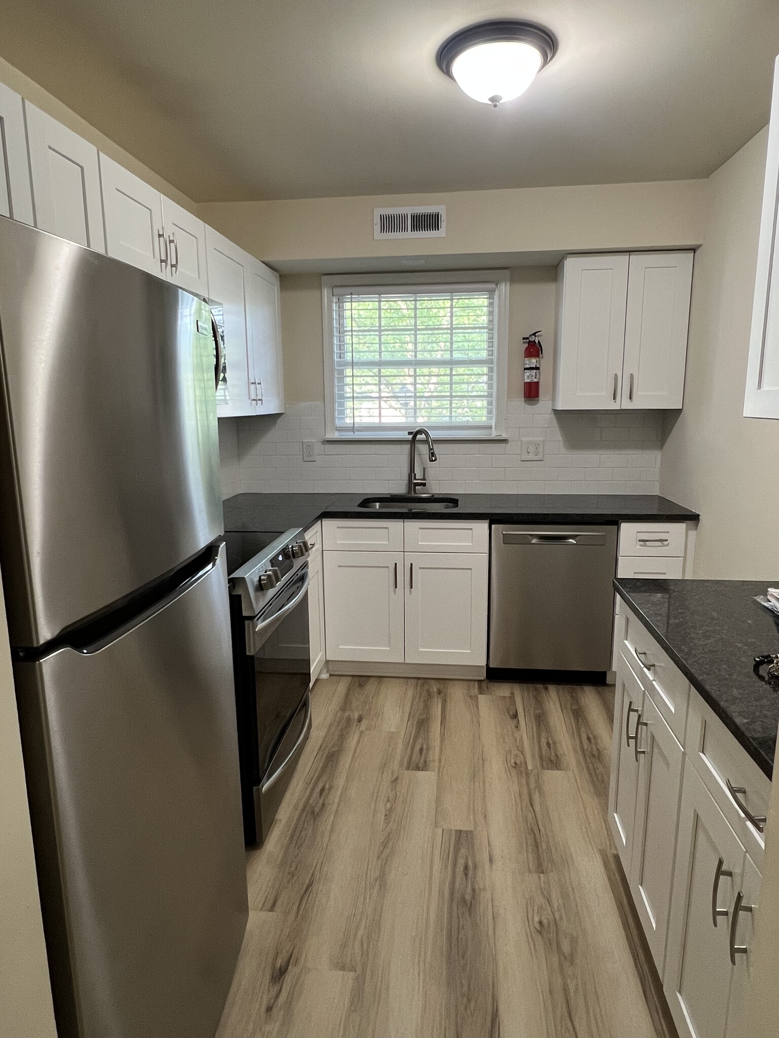 Kitchen - 620 Manatawny St