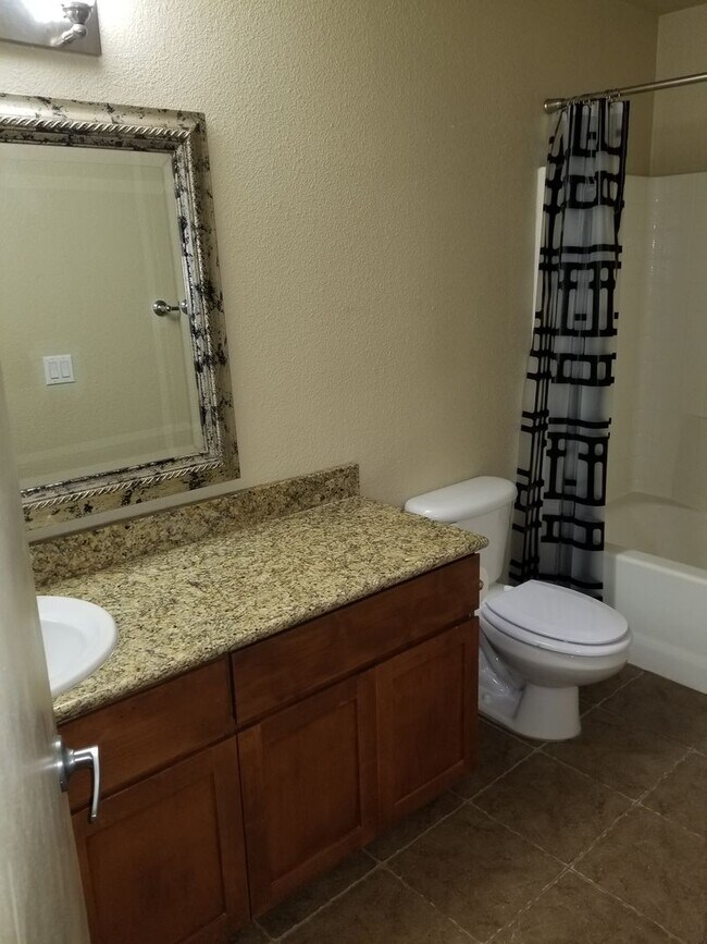 Building Photo - Upgraded West-Flagstaff Condo in the Arbors - 2 Bed, 2 Bath - NO Students & NO Pets! - Avail. NOW!!