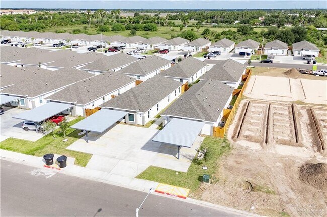 Building Photo - 19 S Xanthia St