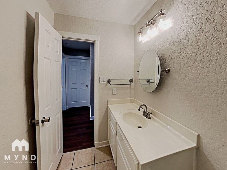 Building Photo - 7842 Sterling Manor