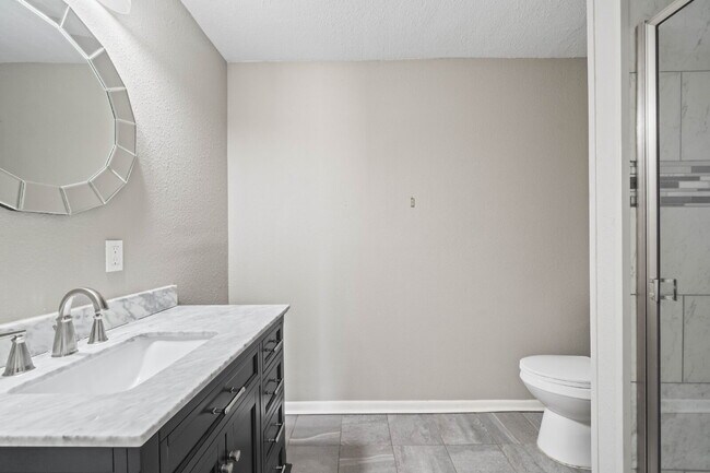 Building Photo - Two Bedroom Apartment in Tech Terrace