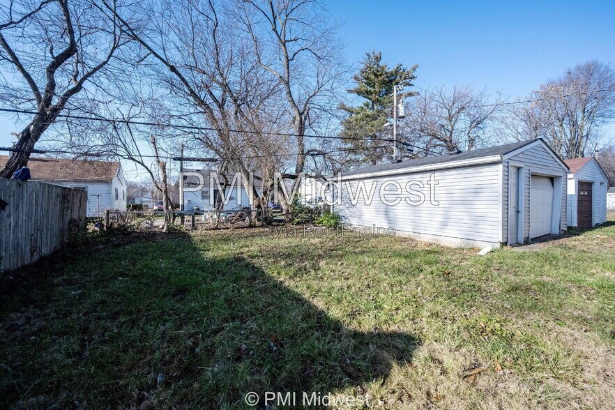 Building Photo - 2318 Groff Ave