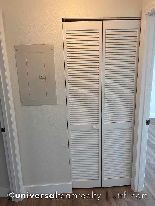 Building Photo - 11510 Villa Grand