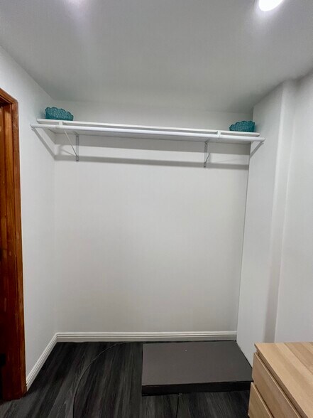 Building Photo - 12 Coach Rd