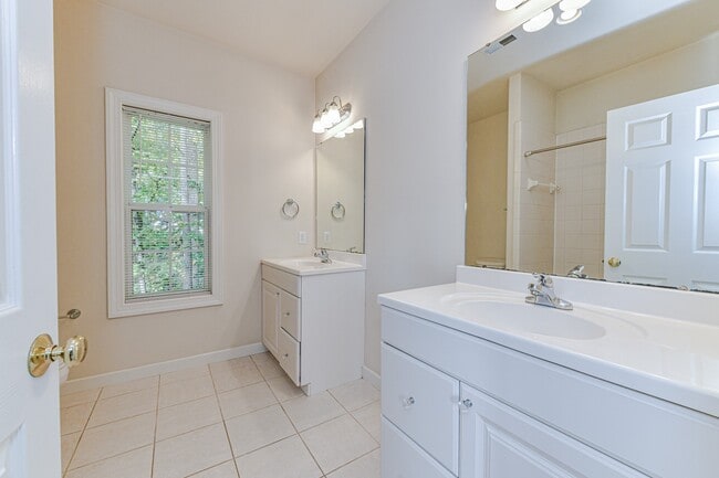 Building Photo - 3420 Archdale Dr