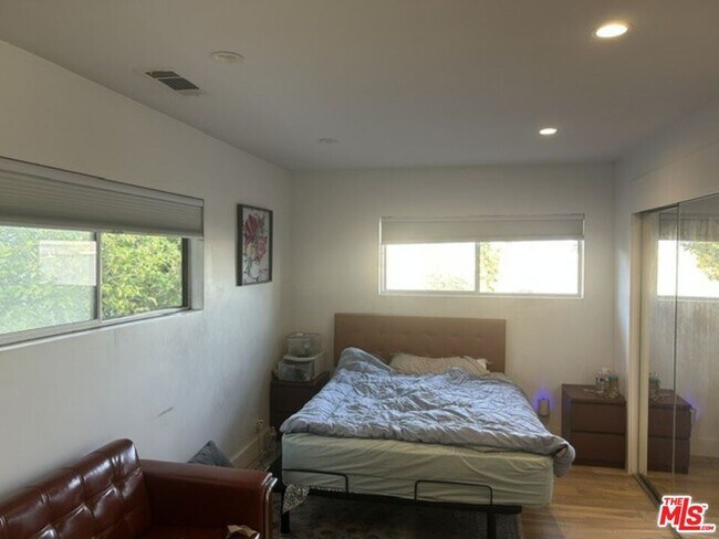 Building Photo - 11835 Grevillea Ave