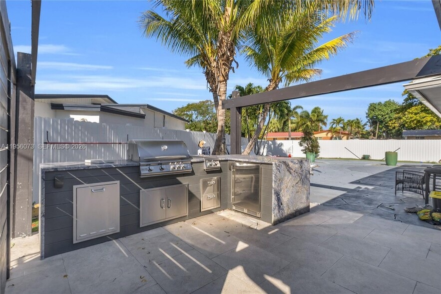 Building Photo - 500 SW 64th Pkwy