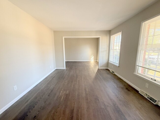 Building Photo - 1729 Laverne Dr NW