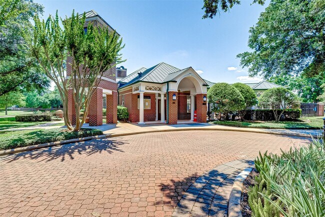 Building Photo - 14 Bradford Cir