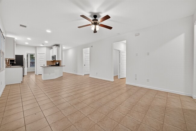 Building Photo - 7927 Tindarey Maple Trace