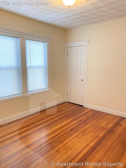 Building Photo - 188 Harvard St