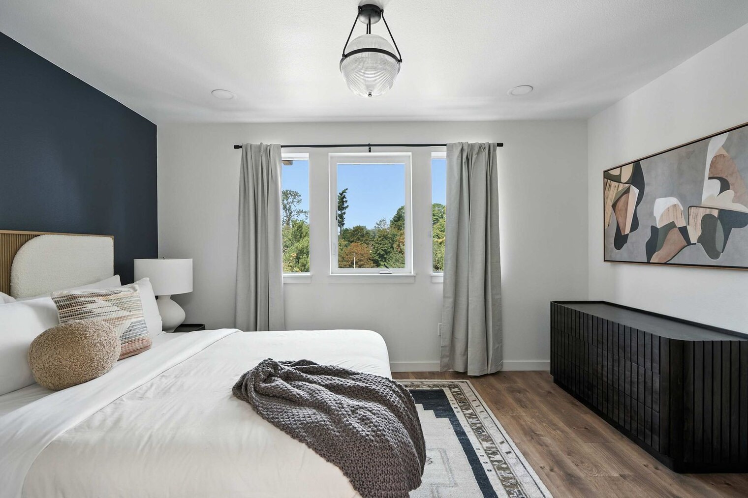 Building Photo - 925 NE 23rd Ave