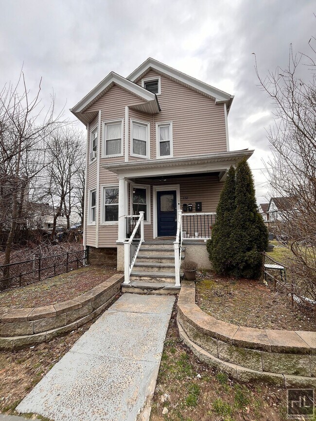 Building Photo - Convent Place Unit 1 YONKERS, NY 10704