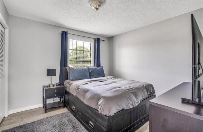 Building Photo - 16208 Pebblebrook Dr