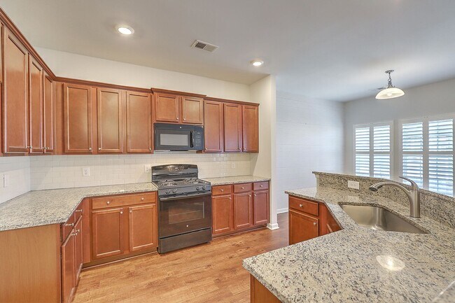 Building Photo - Cane Bay