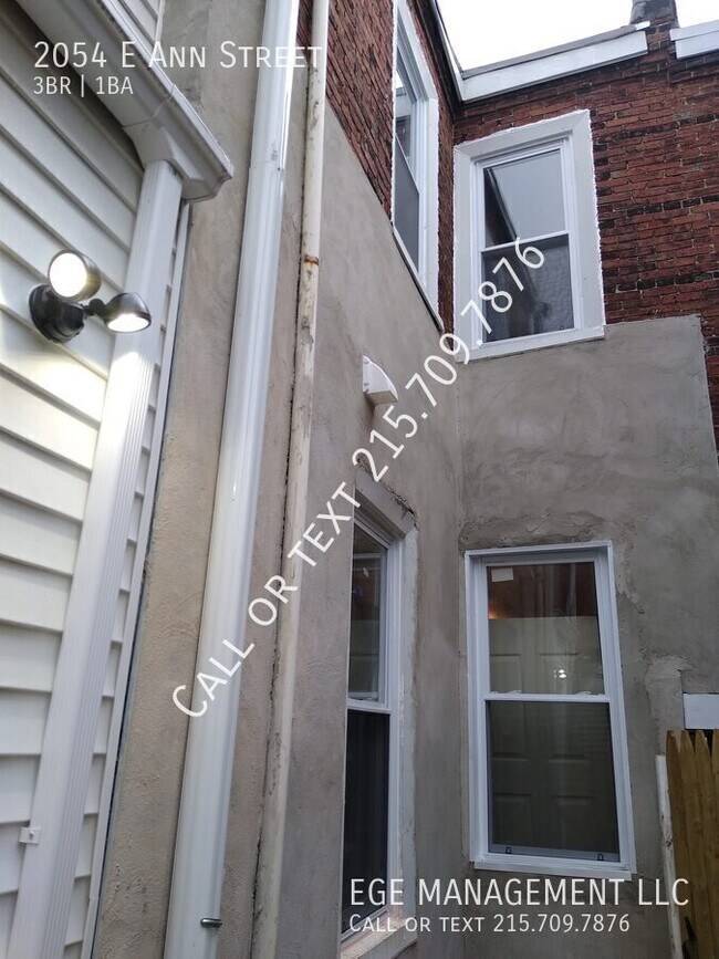 Building Photo - 2054 Ann St