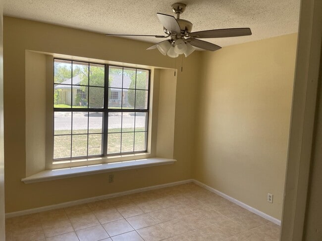 Building Photo - 8685 Northridge Loop
