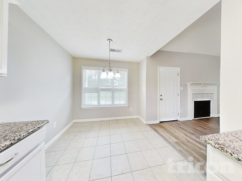 Building Photo - 170 Orchard View