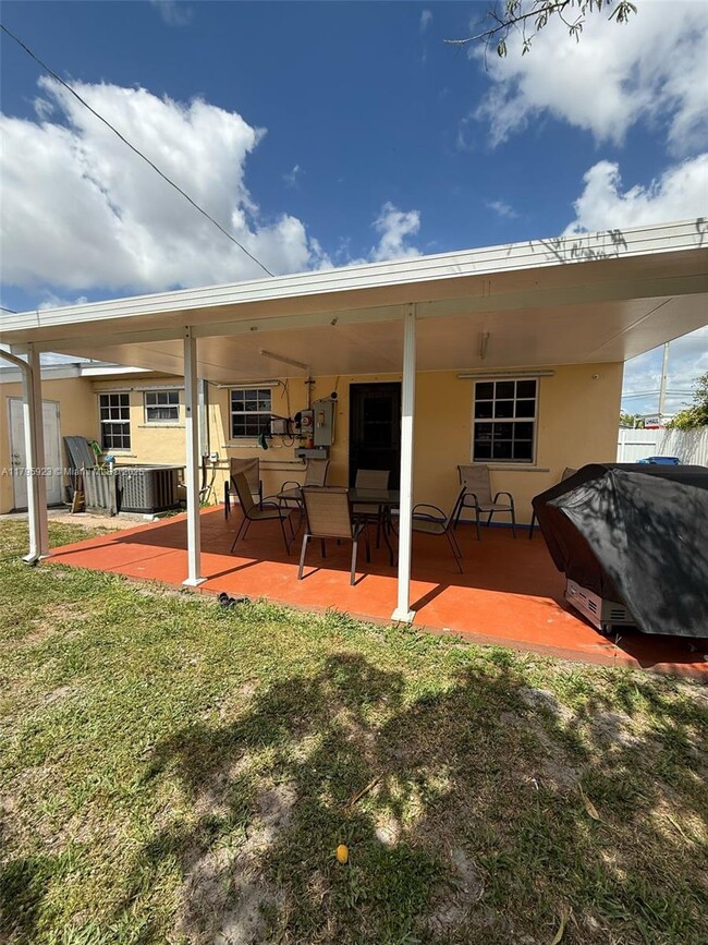 Building Photo - 15111 NW 32nd Ave