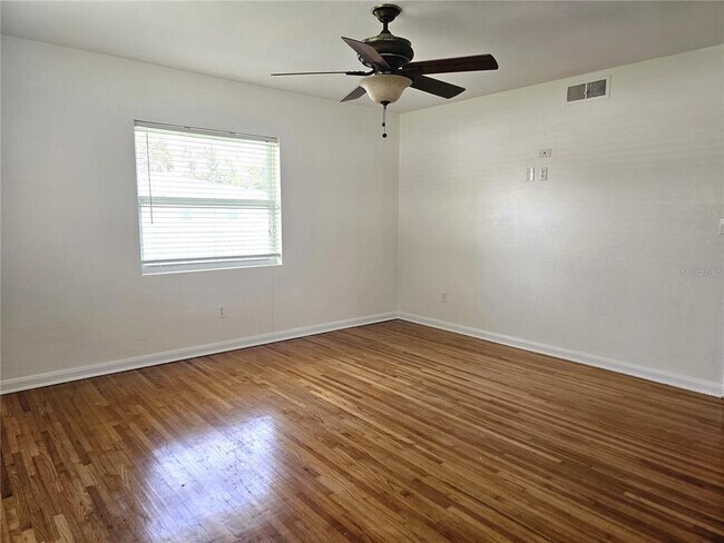 Building Photo - 1369 Whitacre Dr