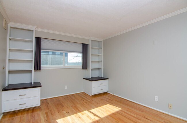 Building Photo - 201 Acklen Park Dr