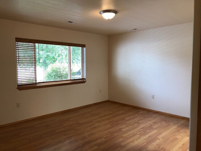 Building Photo - Amazing townhouse on Amazing Drive in Lolo...