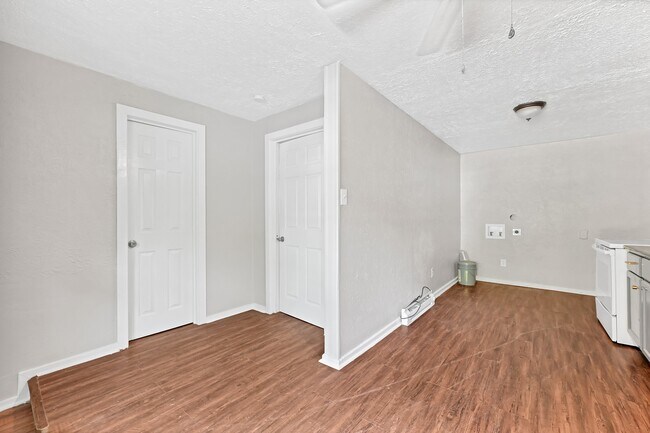 Building Photo - 601 Booker T Washington St