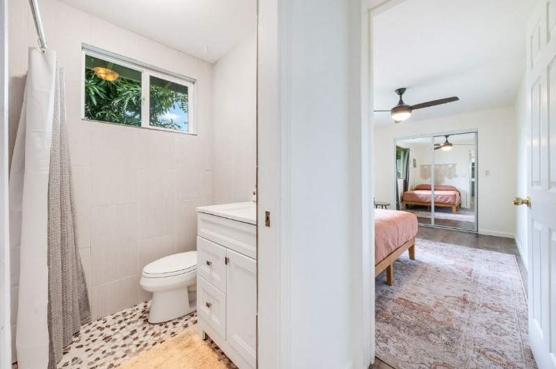 Building Photo - 70 Hui Rd F