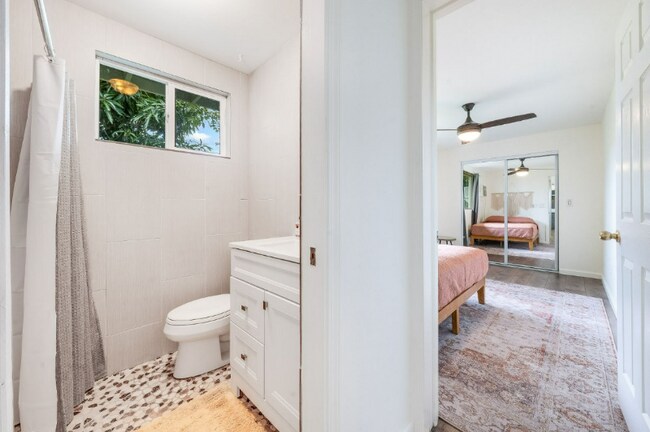 Building Photo - 70 Hui Rd F