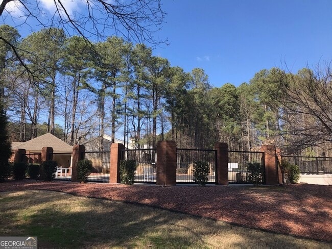 Building Photo - 601 Ridgefield Dr