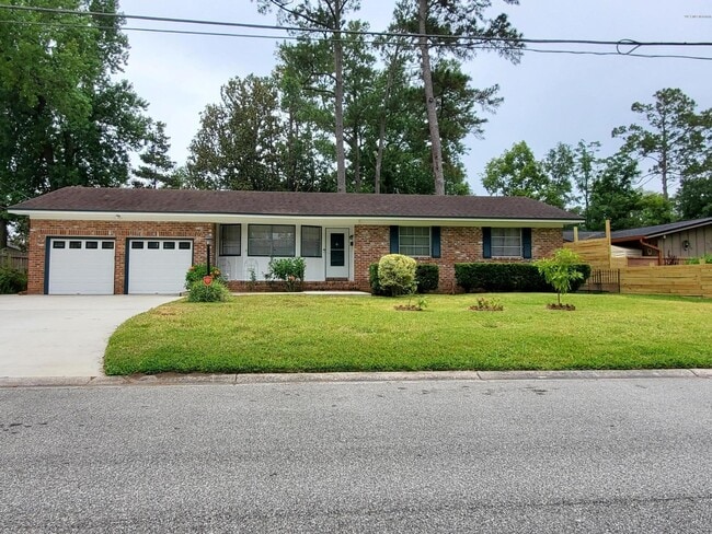 Building Photo - 4940 Brighton Dr