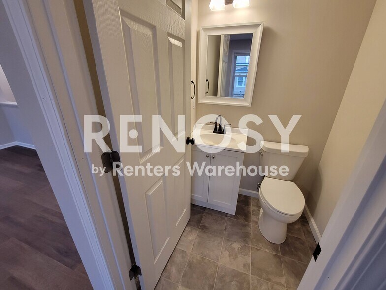 Building Photo - 906 1/2 S German Street