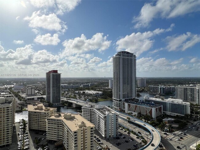 Building Photo - 1830 S Ocean Dr