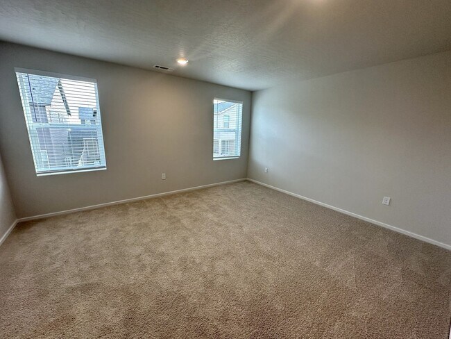 Building Photo - Brand new Kennewick home for lease!