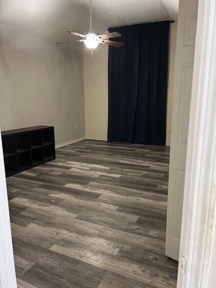 Building Photo - 5007 Sunridge Palms Dr