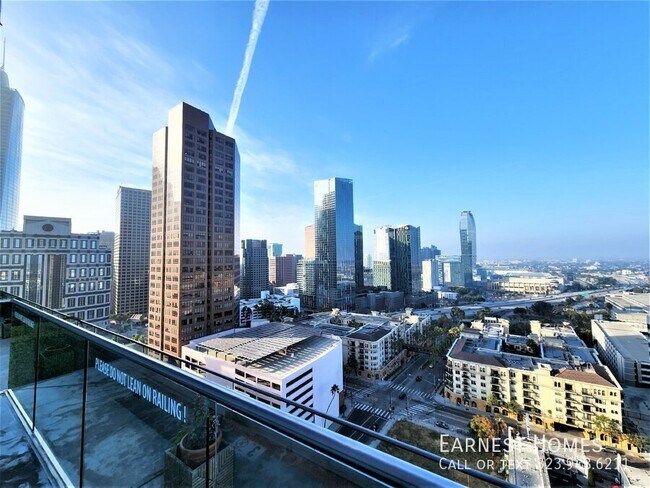 Building Photo - 1100 Wilshire Blvd