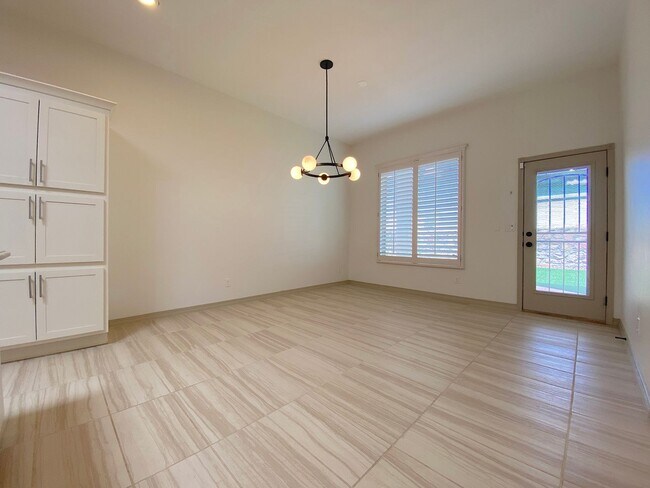 Building Photo - East El Paso 4bed/3bath Refrig A/C