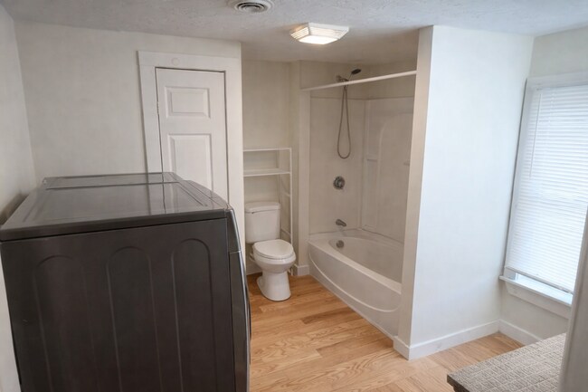 Building Photo - 64 Chase Ave