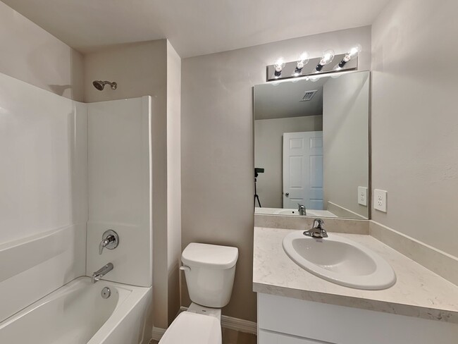 Building Photo - 3522 Gillot Blvd