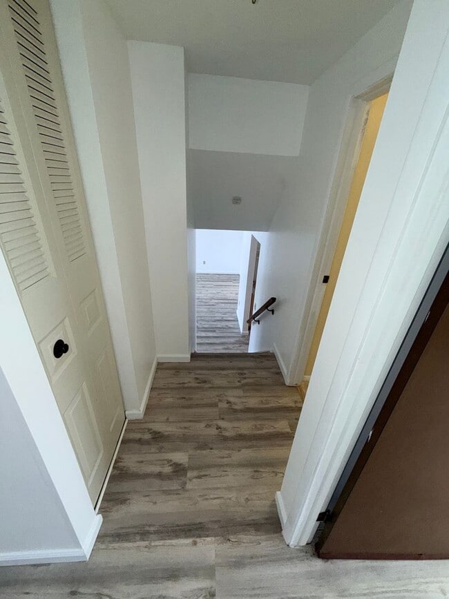 Building Photo - Move- In Ready 3-Bedroom Home in a Desirable Residential Area