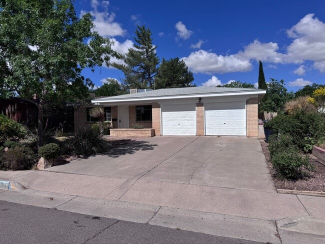 Primary Photo - 3 Bedroom, 2 Bathroom Home near Washington...
