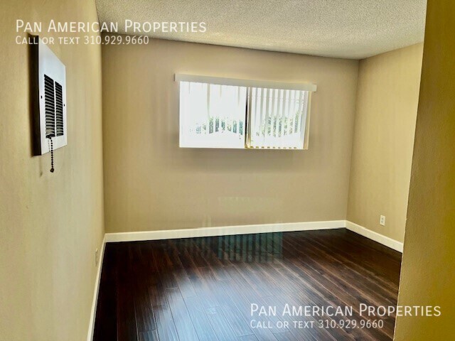 Building Photo - Upstairs One Bedroom Available For Immedia...