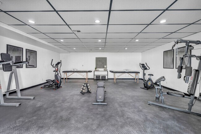 Building Photo - Meticulously renovated single-story contem...
