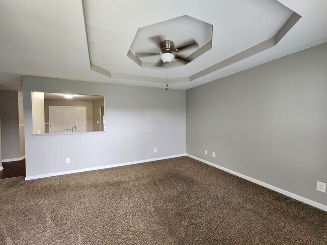 Building Photo - $1400 3 bed 2 bath Oak Grove Home
