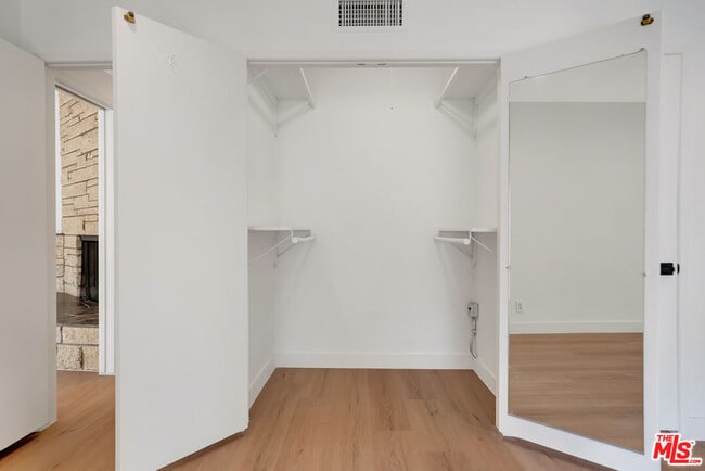 Building Photo - 19732 Henshaw St