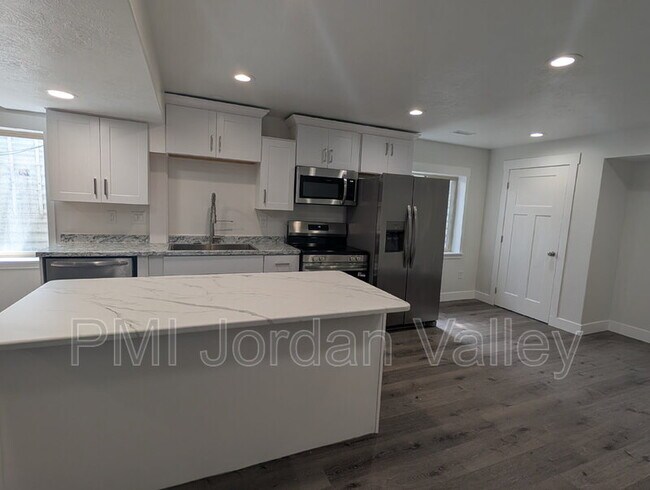 Building Photo - 14457 Gray Fox Dr