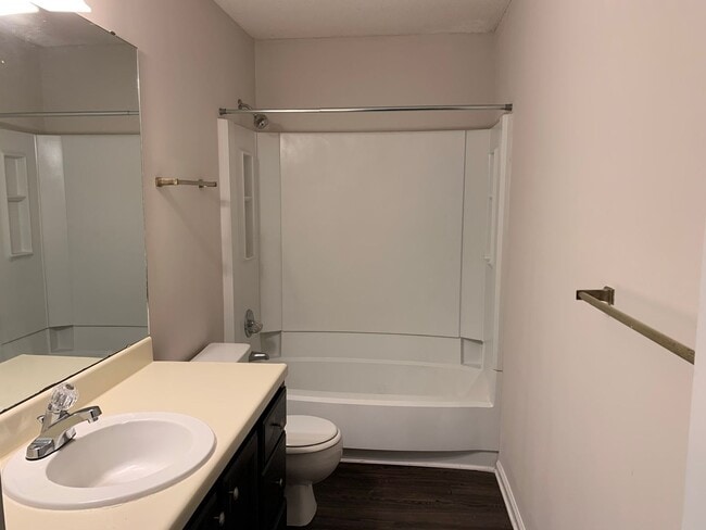 Building Photo - North Raleigh Townhome-Large Bedrooms and more! Price drop alert!