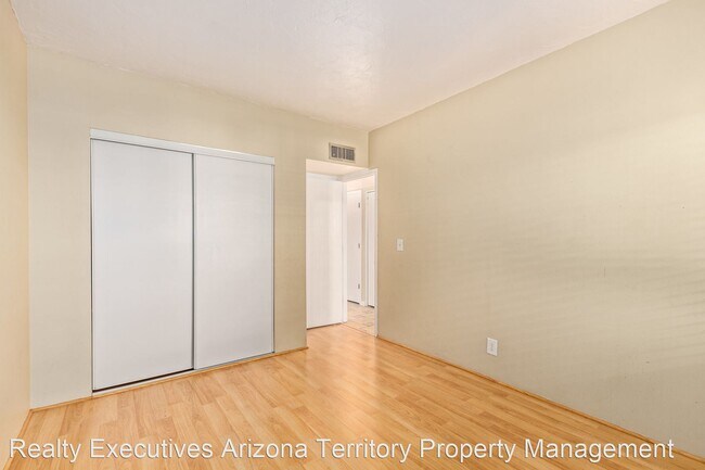 Building Photo - 3 br, 2 bath House - 835 S. Pantano Parkway