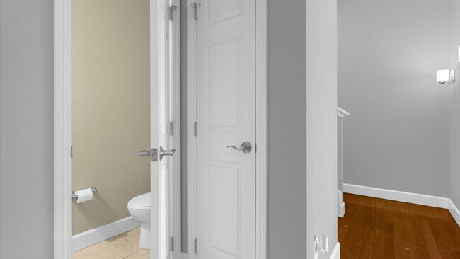 Building Photo - 14545 Damai Ln