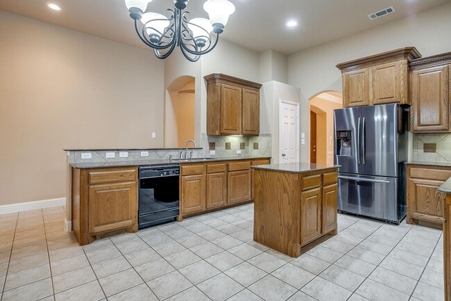 Building Photo - Amazing Well Maintained 3 Bedroom, 2 Bath Home in Euless Gated Community- 76039- Grapevine-Colley...
